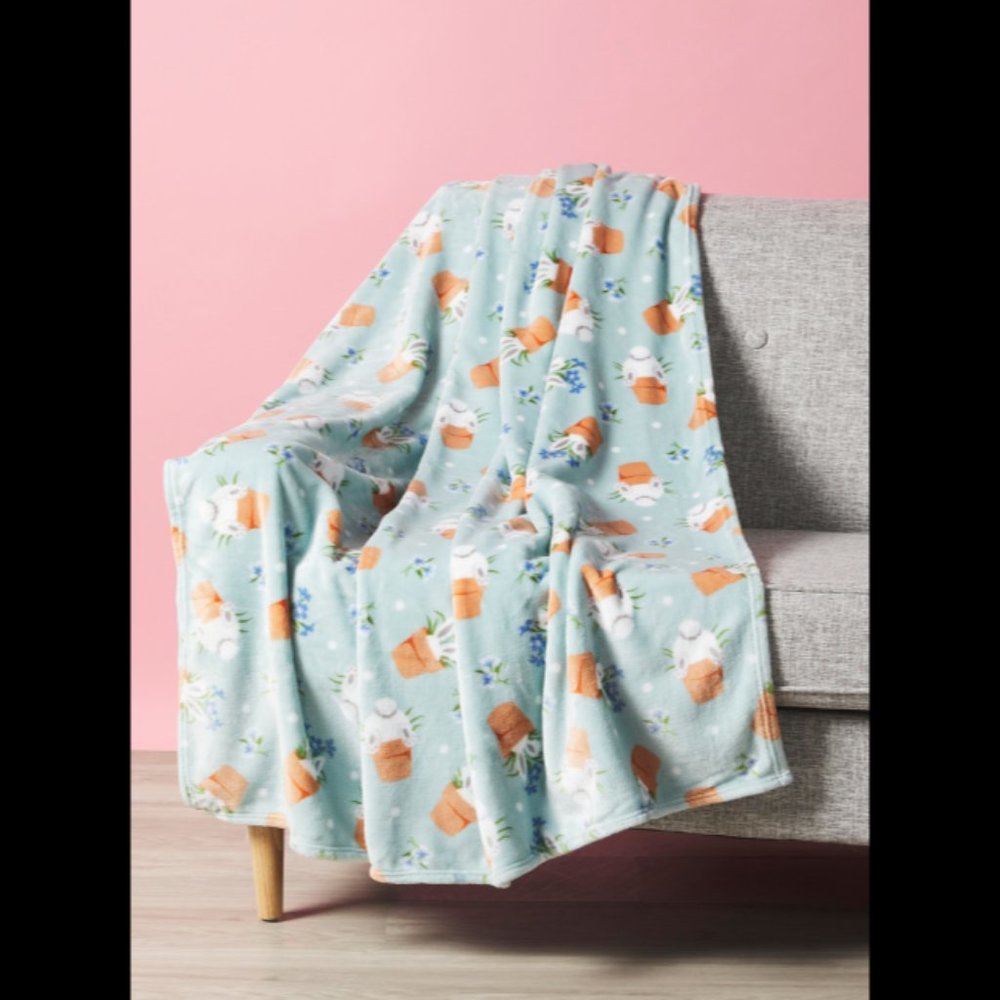 Isaac Mizrahi Throw Blanket Soft Plush Fleece Oversized Bunny Tails NWT